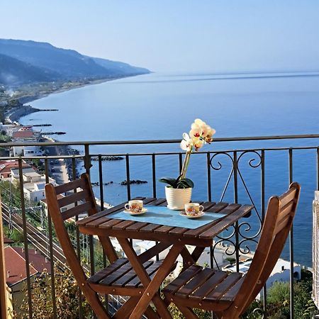 Апартаменти Un Oblo Sul Mare Сан-Лучідо Екстер'єр фото
